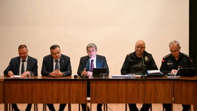 Uşak’ta, Valilik başkanlığında okul güvenliği toplantısı düzenlendi. Ertuğrul Gazi Anadolu