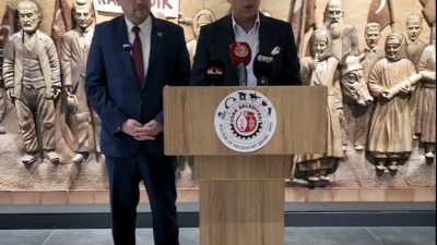 31 Mart seçimlerinde rakip olan CHP’li Uşak Belediye Başkanı Özkan