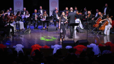 Uşak’ta görev yapan öğretmenlerden oluşan Maarif Orkestrası, yıl sonu konseriyle