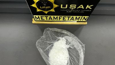 Uşak’ta düzenlenen uyuşturucu operasyonunda çok sayıda uyuşturucu madde ele geçirildi.