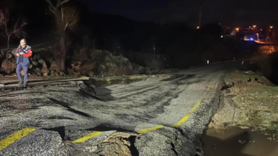Uşak’ta etkili olan yoğun yağış sonrası Aşağı Karacahisar köyü yakınlarında