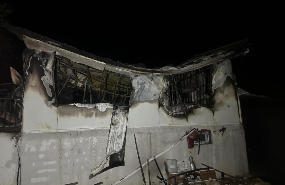 Uşak’ın Sivaslı ilçesine bağlı Yenierice köyünde prefabrik evde çıkan yangında