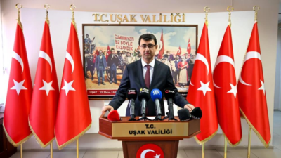 Uşak Valiliğine atanan Serdar Kartal için valilik binasında karşılama töreni