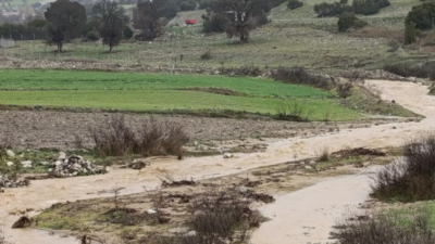 Manisa’nın Selendi ilçesinde iki gündür süren sağanak yağış, Selendi Çayı